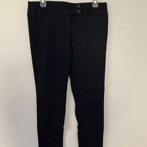 m black ankle dress pants
no pockets at all